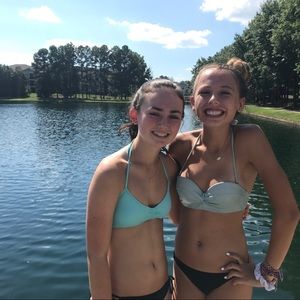 Meet your Posher, Claudia